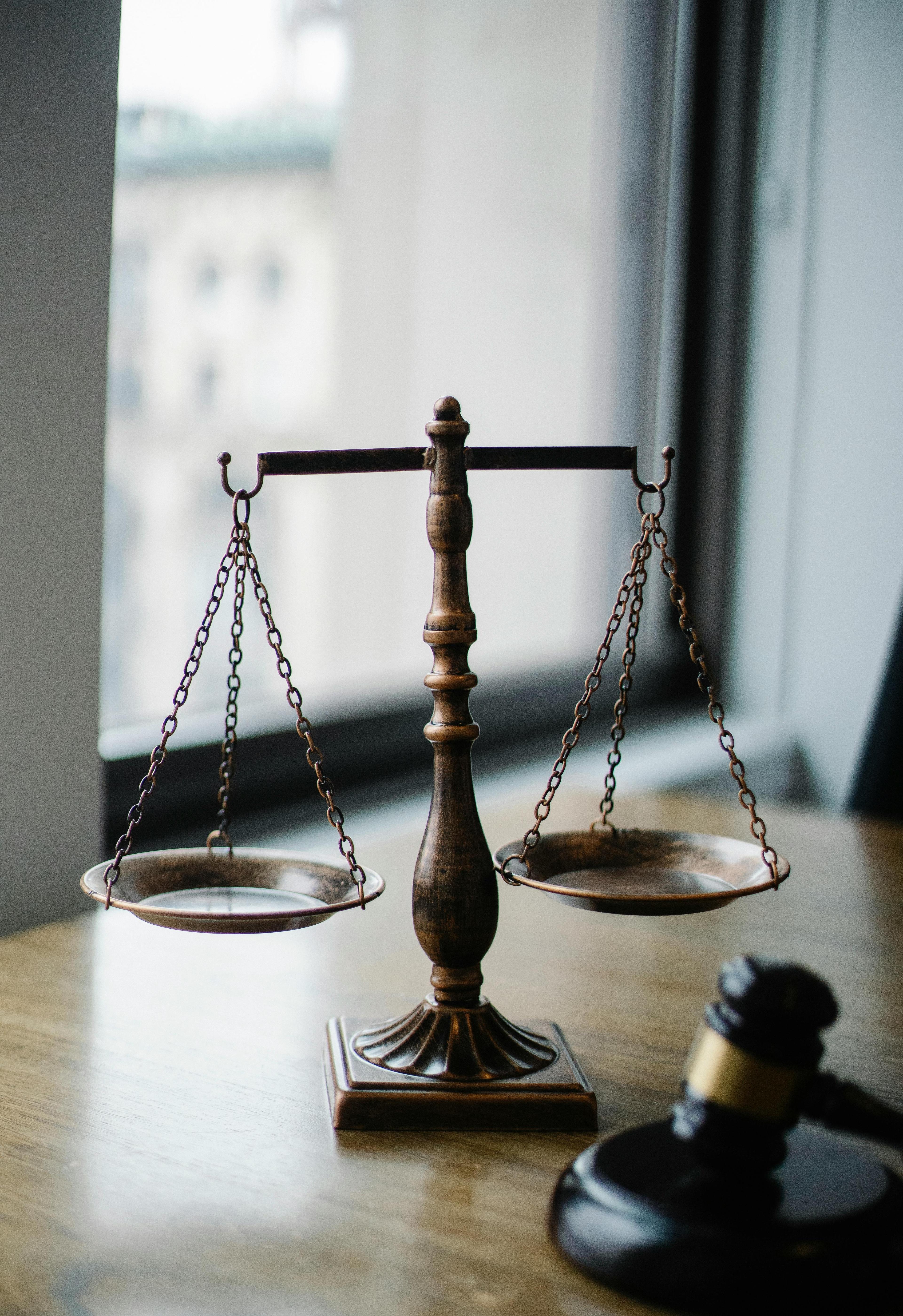 Imagen representativa de justicia y derecho.